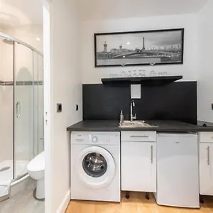  Appartement Near Eiffel Tower...cute Little